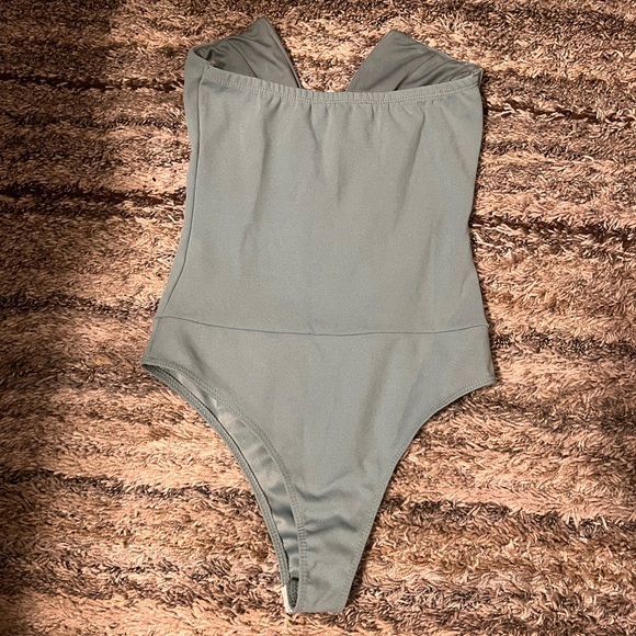 Ruby and Jenna Strapless bodysuit - Picture 3 of 3